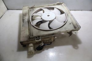Toyota Yaris Ilmastointilaitteen kondenssipuhallin (A/C) 
