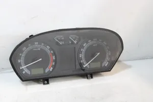 Skoda Fabia Mk1 (6Y) Uhr 