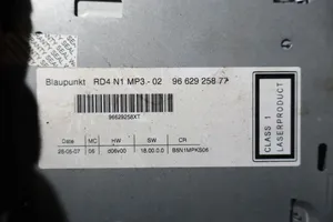 Citroen C4 I Radio/GPS head unit trim 