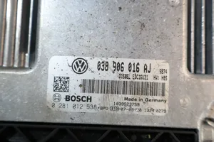 Volkswagen Transporter - Caravelle T5 Unité de commande, module ECU de moteur 0281012538