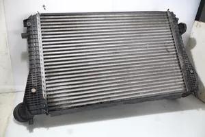 Volkswagen PASSAT B6 Chłodnica powietrza doładowującego / Intercooler 