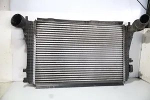 Volkswagen PASSAT B6 Chłodnica powietrza doładowującego / Intercooler 