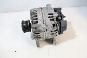 Renault Megane III Generatore/alternatore 0124425093