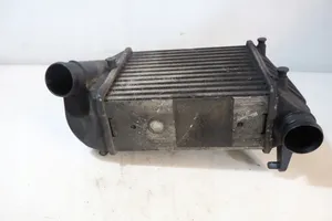 Audi A4 S4 B7 8E 8H Starpdzesētāja radiators 