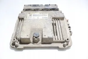 Opel Astra H Блок управления двигателем ECU 0281012549