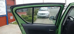 Suzuki Splash Takaoven ikkunan nostin moottorilla 