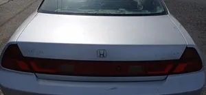 Honda Accord Takaluukun/tavaratilan kansi 