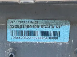 Skoda Scala Передний бампер 657807221