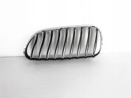 BMW Z4 E85 E86 Maskownica / Grill / Atrapa górna chłodnicy 7051960