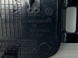 Volkswagen Tiguan Allspace Takapuskurin hinaussilmukan suojakansi 5NN807441B