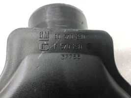 Opel Corsa B Tapa de la caja del filtro de aire 90572687