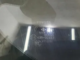 Toyota Land Cruiser (J120) Szyba karoseryjna tylna SZYBA