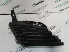 Nissan Primera Grille de calandre avant 62330AU300