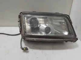 Audi A8 S8 D2 4D Lampa przednia 4D0941030E