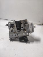 Audi A4 S4 B5 8D Serratura portiera anteriore 4D1837016D