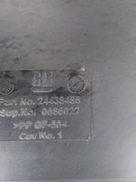 Opel Vectra C Coperchio/tappo della scatola vassoio della batteria 24438485