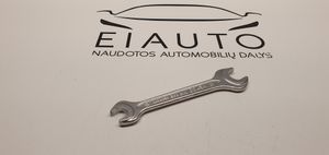 BMW 5 E60 E61 Kit d’outils 