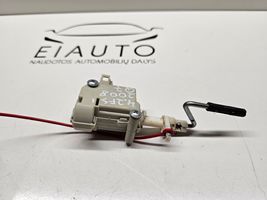 Audi Q7 4L Motorino del tappo del serbatoio del carburante 4L0810773B