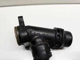 Volkswagen PASSAT B6 Tuyau de liquide de refroidissement moteur 06F121131A