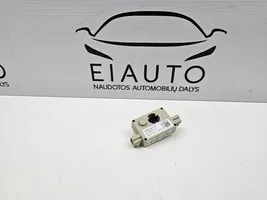 BMW X6 E71 Antenas pastiprinātājs 6990090