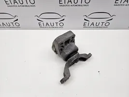 Ford Mondeo MK IV Engine mount bracket 8020M10