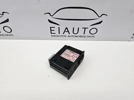 Mazda 6 Connettore plug in USB D09H669U0