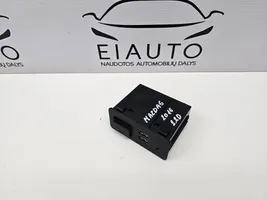 Mazda 6 Connecteur/prise USB D09H669U0