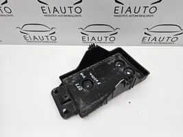 Mazda 6 Akumuliatoriaus tvirtinimo padas KE7056041