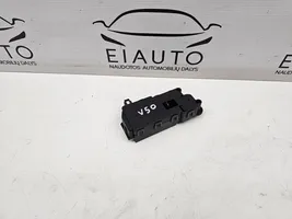 Volvo V50 Siłownik klapki wlewu paliwa 30716754