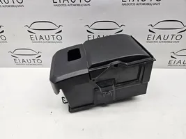 Volvo V50 Vassoio scatola della batteria 30667941