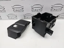 Volvo V50 Akumuliatoriaus dėžė 30667941