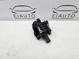 Volvo V50 Boîtier de thermostat / thermostat 9647767180