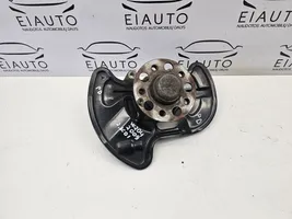 Mercedes-Benz C W204 Front wheel hub A20402