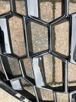 Audi Q3 F3 Grille calandre supérieure de pare-chocs avant 83A853651D