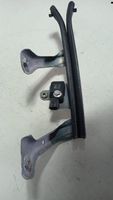 Renault Megane III Cornice del finestrino/vetro portiera anteriore (coupé) 802170009RG