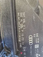 Audi Q7 4M Lampa przednia 4M0941033B
