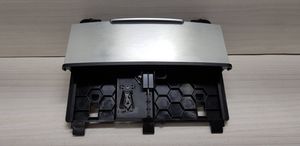 Audi Q7 4L Peleninė panelėje 4L0857951