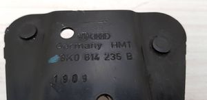 Audi A4 S4 B8 8K ABS-pumpun kiinnike 8K0614235B