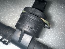 Audi A4 S4 B7 8E 8H Degvielas temperatūras sensors 038906081B