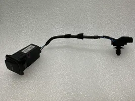 Audi A4 S4 B8 8K Connettore plug in AUX 8K0035474C