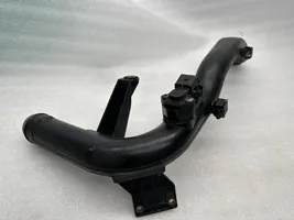 Audi A4 S4 B5 8D Tube d'admission de tuyau de refroidisseur intermédiaire 8D0145840L