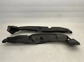 Audi A8 S8 D3 4E Supporto/guarnizione in poliuretano espanso del parafango 4E0821111A