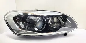 Volvo XC60 Lampa przednia 