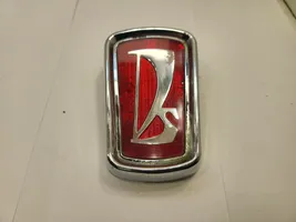 VAZ 2101 Mostrina con logo/emblema della casa automobilistica 