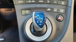 Toyota Prius (XW30) Ātrumu pārslēgšanas sviras dekoratīvā apdare (āda, uzgalis) 