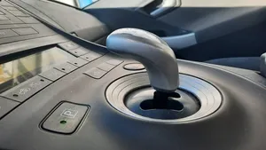 Toyota Prius (XW30) Vaihdevivun/vaihtajan verhoilu nahka/nuppi 