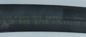 Volkswagen Golf IV Front door rubber seal 1J5845571B