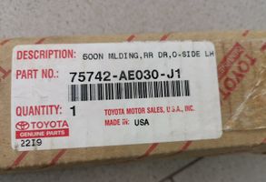 Toyota Sienna XL20 II Sliding door trim (molding) 75742AE030