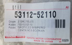 Scion xA Rejilla inferior del parachoques delantero 5311252110