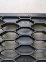 Toyota Corolla E120 E130 Etupuskurin alempi jäähdytinsäleikkö 5311202070